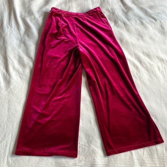 𝅺abercrombie & Fitch Wide Leg Crop Velvet Pants Size XS - Picture 4 of 10